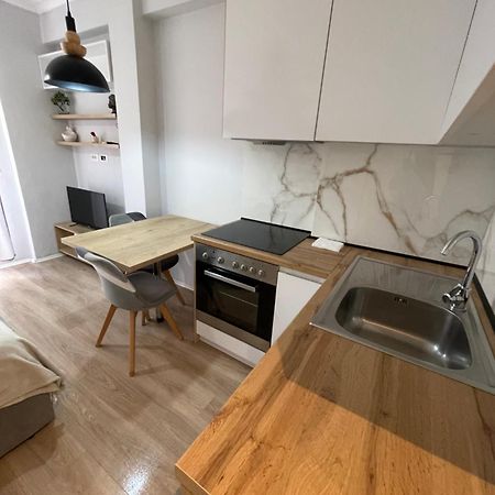 Tirana Sunshine Apartment Buitenkant foto