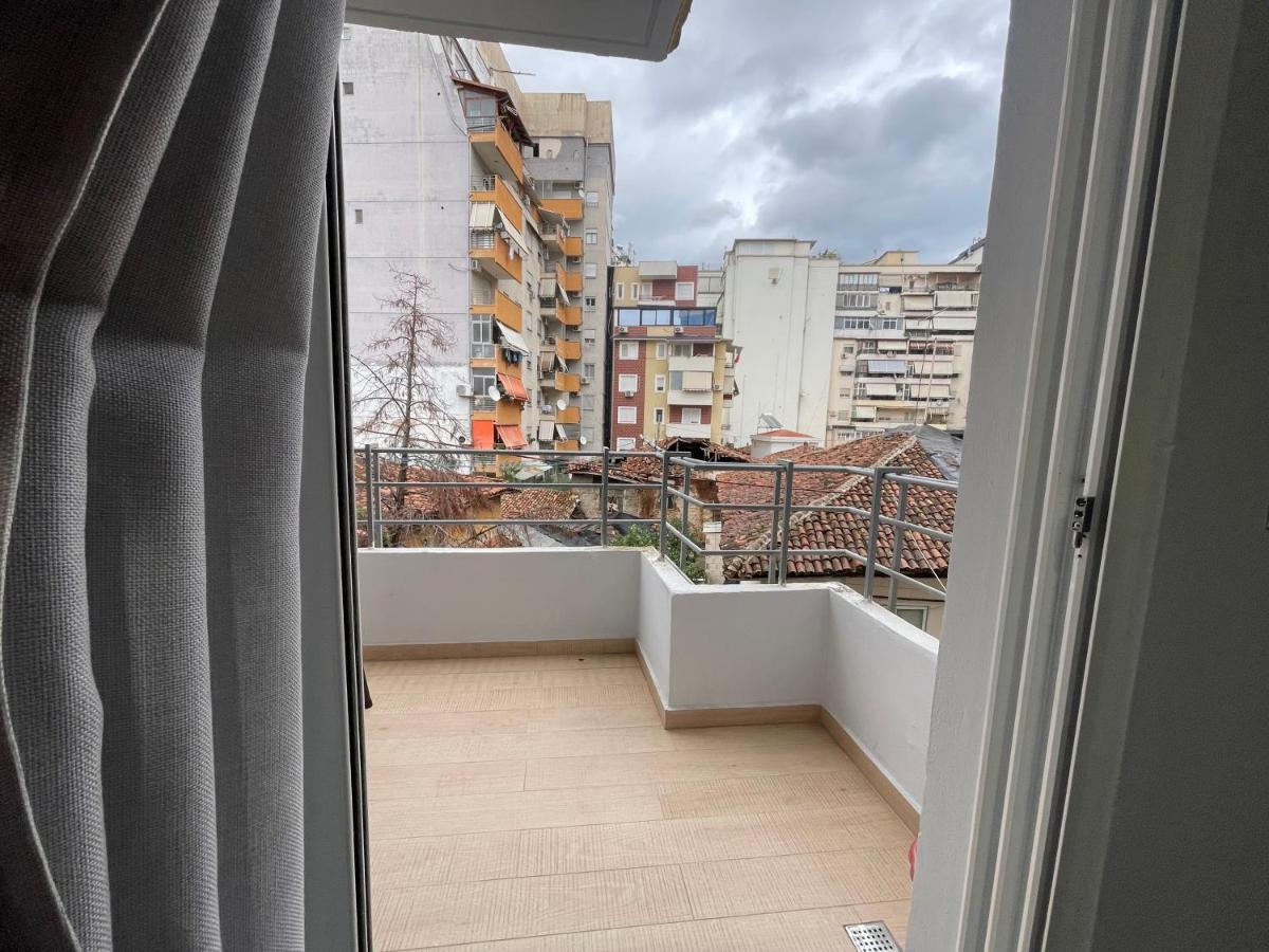 Tirana Sunshine Apartment Buitenkant foto