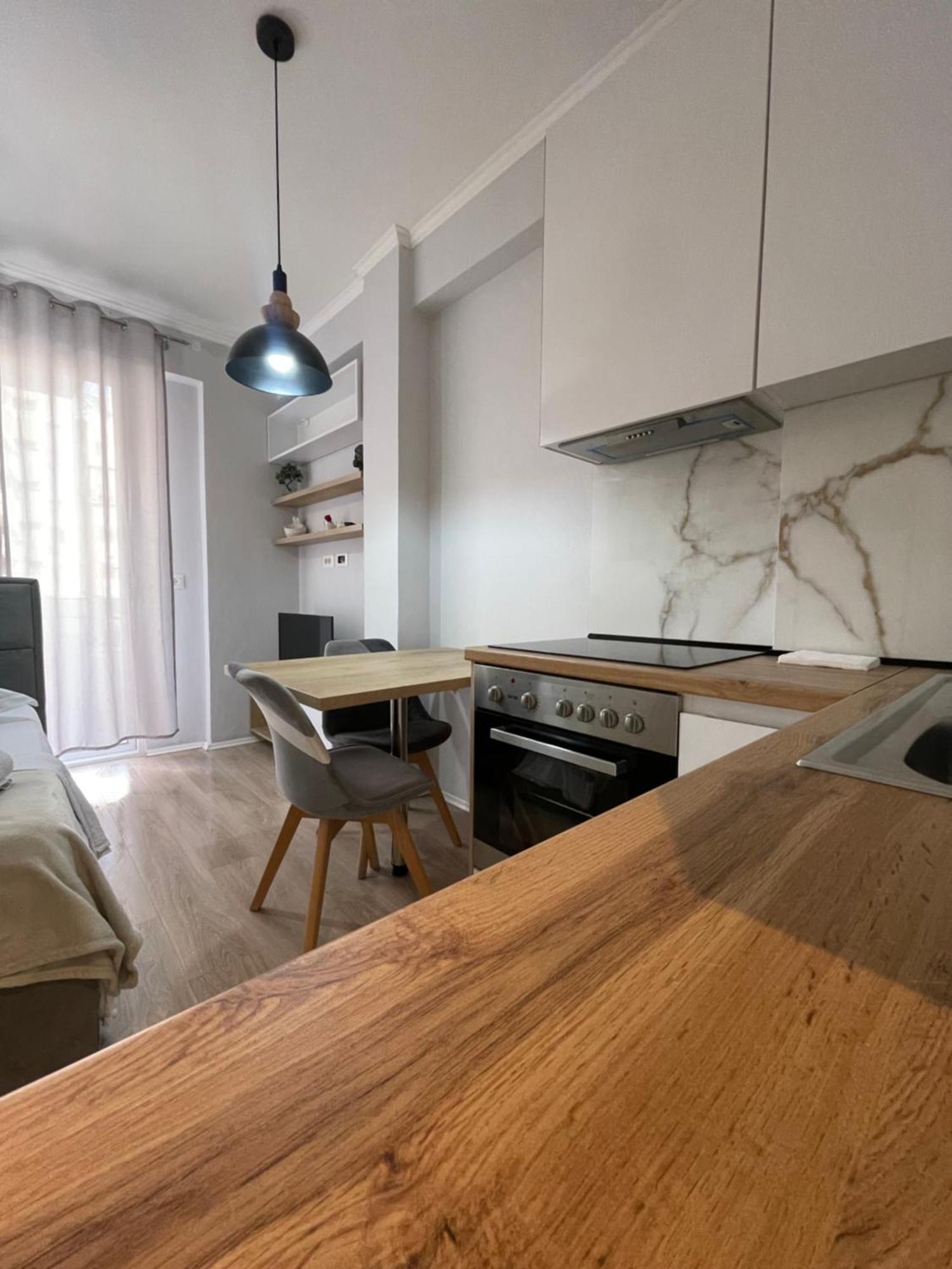 Tirana Sunshine Apartment Buitenkant foto