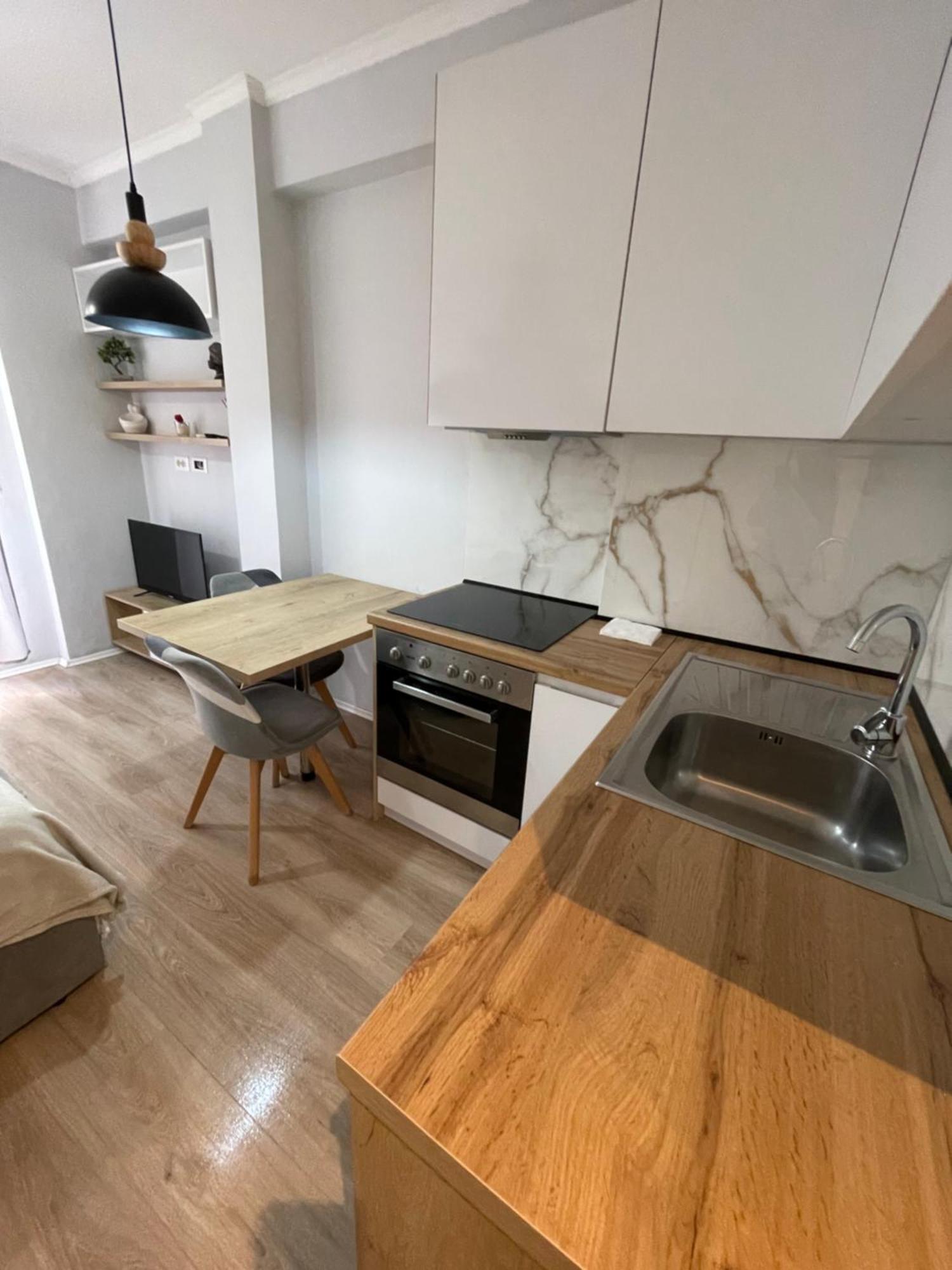Tirana Sunshine Apartment Buitenkant foto